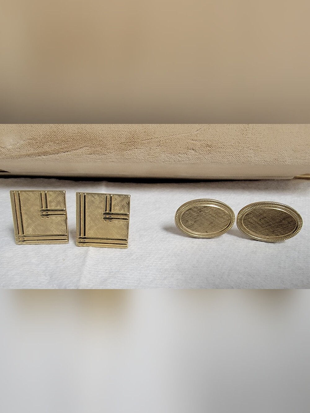 2 pairs of Vintage Swank Gold-Toned Cufflink Set